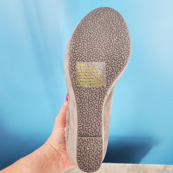 NEW! Shoe Dazzle grey wedge booties 9 - Picture 4 of 13